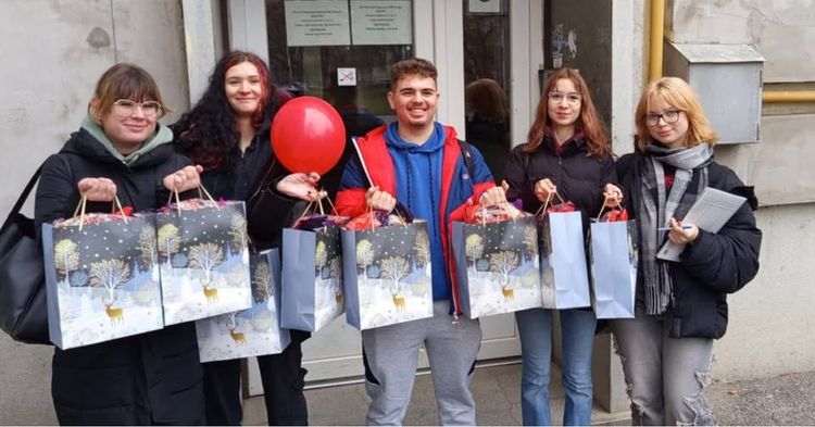 Házhoz visszük a szeretetet